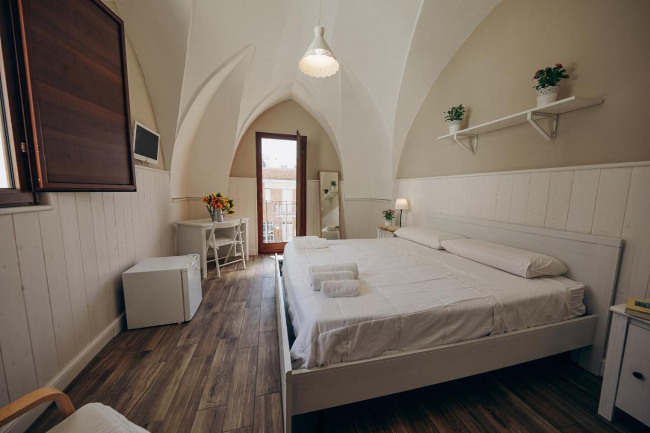 Le Terrazze B&B Pulsano Exteriör bild