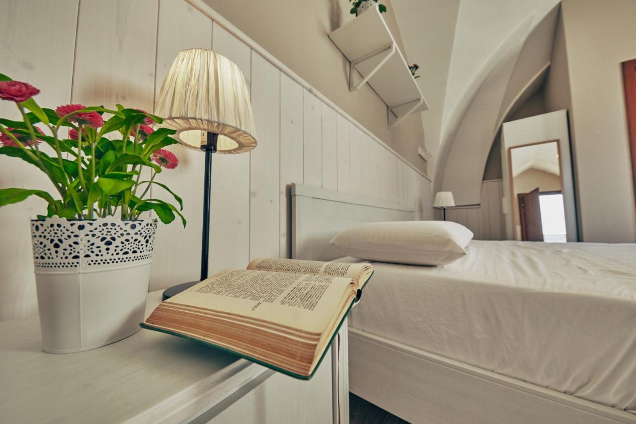 Le Terrazze B&B Pulsano Exteriör bild