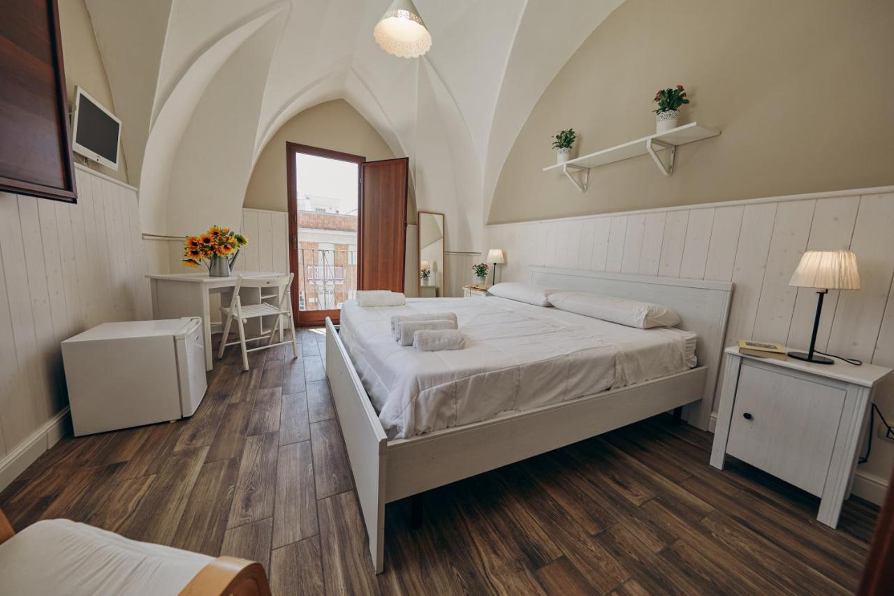 Le Terrazze B&B Pulsano Exteriör bild